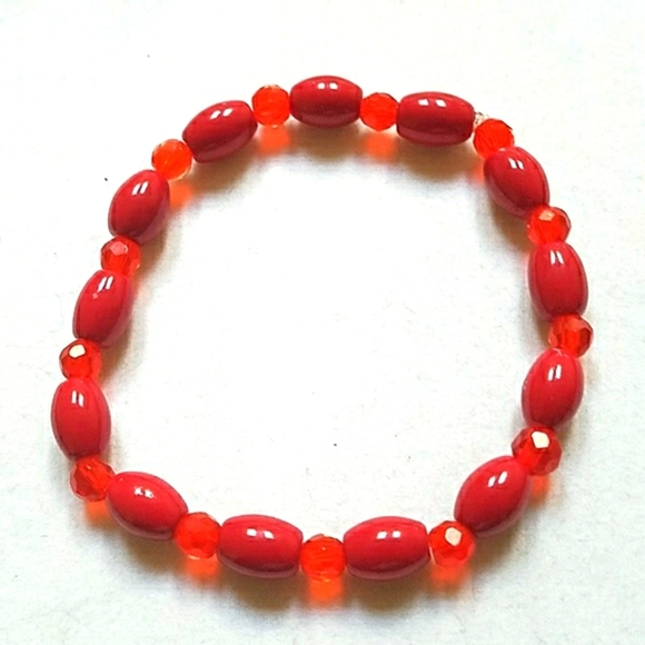 BRACELETS RED WHITE CRYSTALS Stretch Band OSFM - Picture 3 of 3